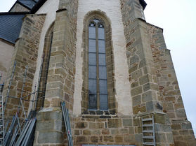 Abbau des Gerüstes an der Südseite (Foto: Karl-Franz Thiede)